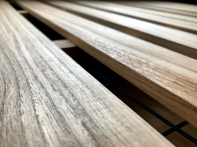 古くなった木製のすのこ