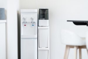 ウォーターサーバーの正しい処分方法とは？費用相場や注意点も紹介！