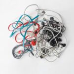 イヤホンの捨て方7選｜何ゴミで処分する？分別方法や処分費用を解説