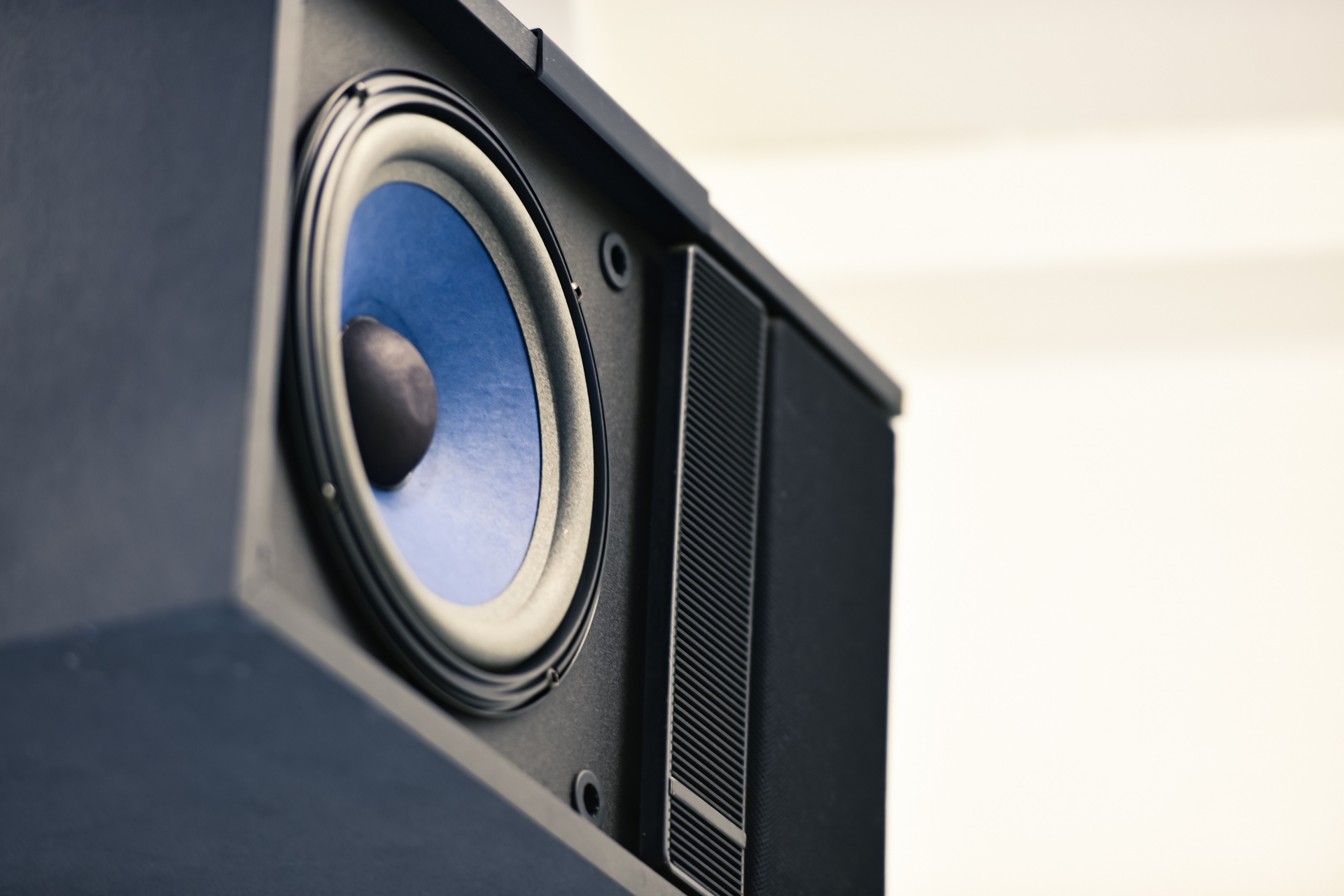 黒いスピーカー