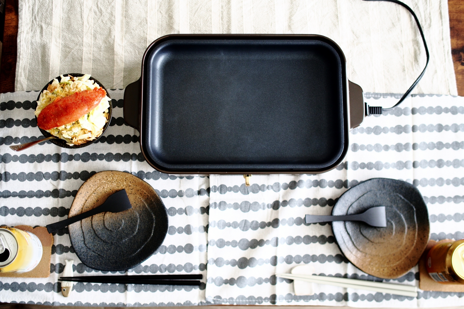 ホットプレートと皿