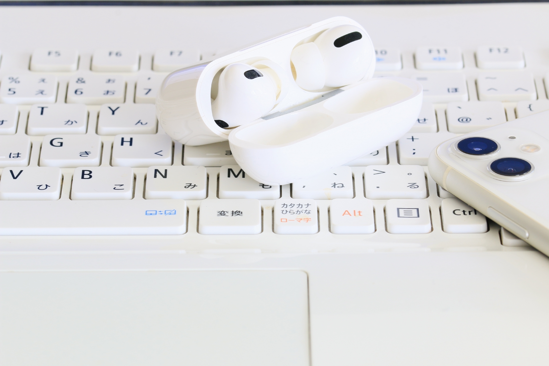 ワイヤレスイヤホン