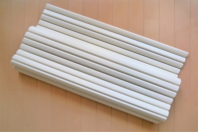 フローリングに置かれたシャッター式風呂蓋