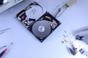 HDDの正しい処分方法！安全に廃棄するためのデータ消去方法と注意点を徹底解説