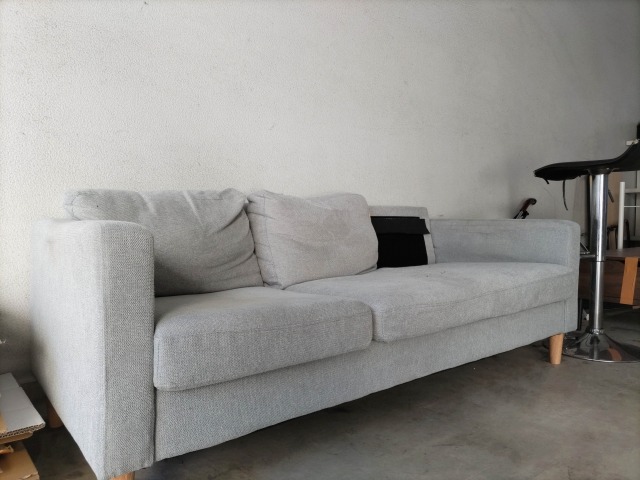 ソファとクッション