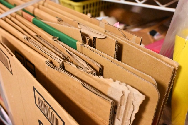 cardboard-disposal-precautions