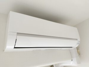 エアコンの処分方法は？費用相場から家電リサイクル法での捨て方を解説