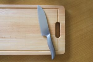 まな板の捨て方は？素材別の処分方法と分別ルールを徹底解説