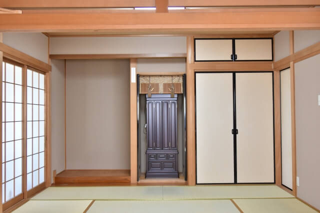 扉が閉じられた仏壇