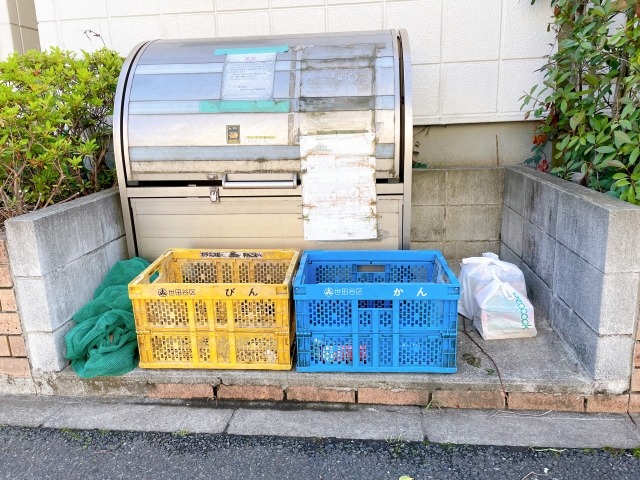 自治体のごみ集積所