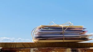 書類の処分方法を解説！個人情報を含む機密文書を安全に捨てる手順とは