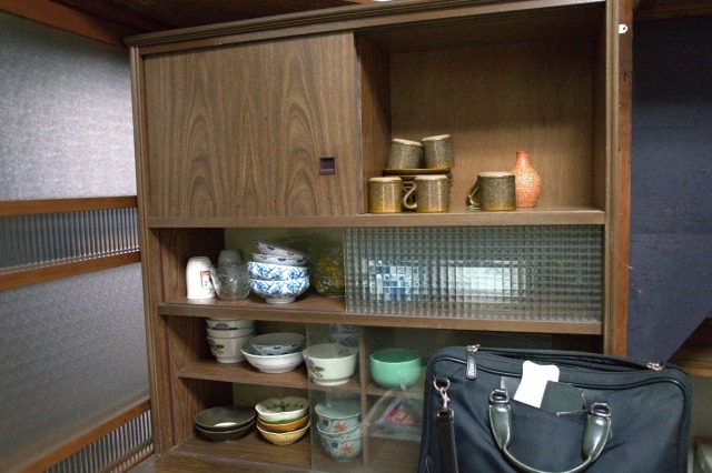 古いい食器棚