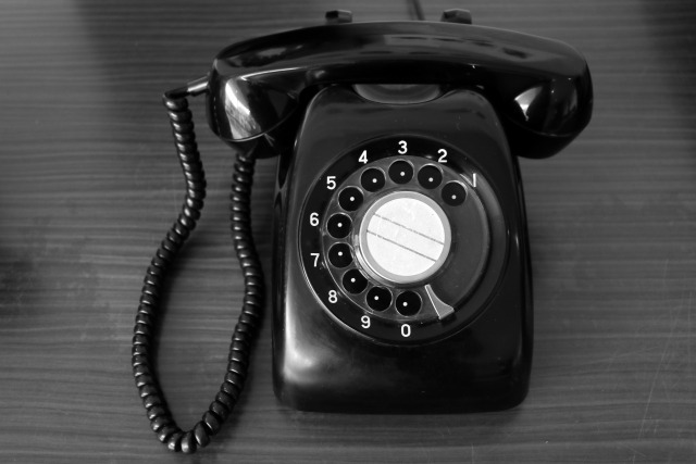 古い黒電話