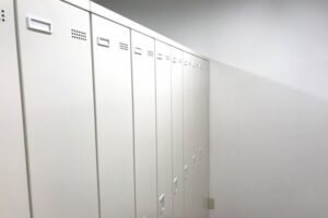 ロッカーの処分方法と費用相場！解体のコツと事業用の取り扱いを解説