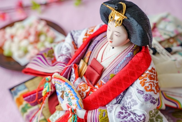 上から見たお雛さなと雛あられ