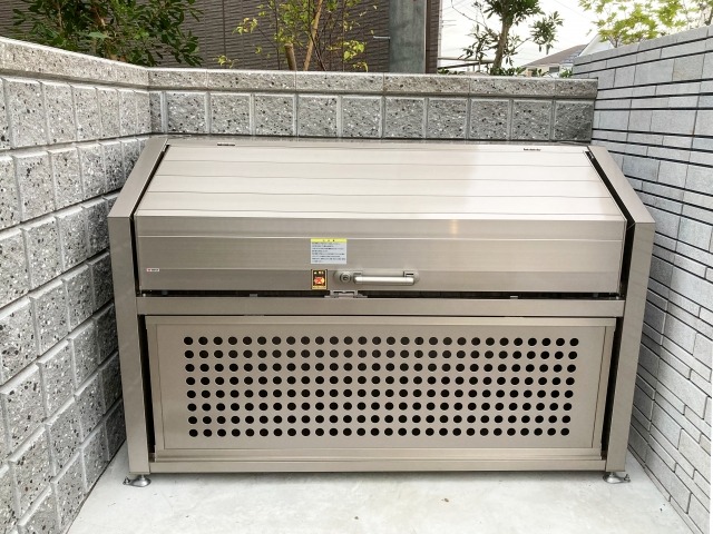 集合住宅のごみ置き場