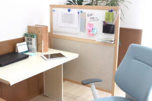 パーテーションの処分方法6選！費用相場と自治体別の捨て方を解説